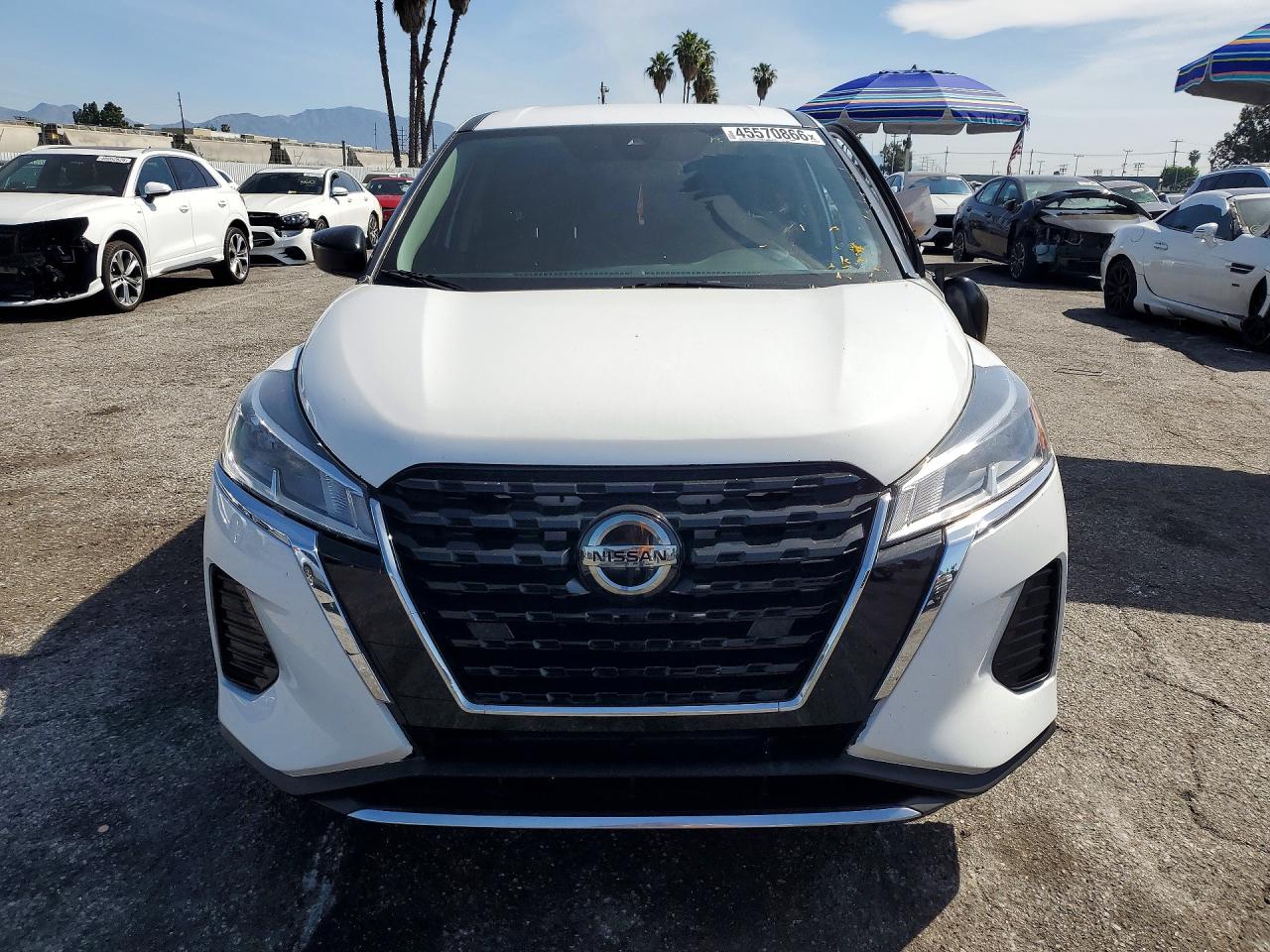 2022 Nissan Kicks VIN 3N1CP5BV0NL486000 photo 5