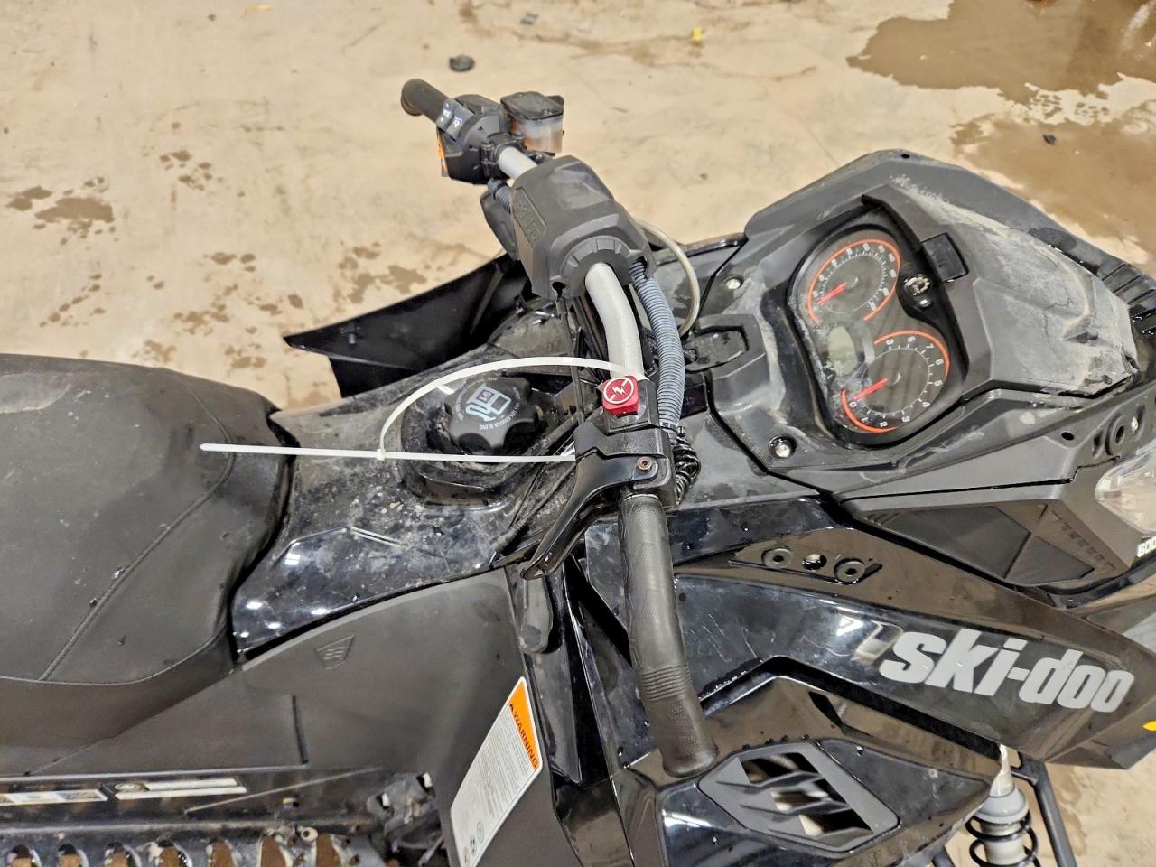 2017 SKI Renegade s VIN 2BPSBXHA1HV000591 photo 5