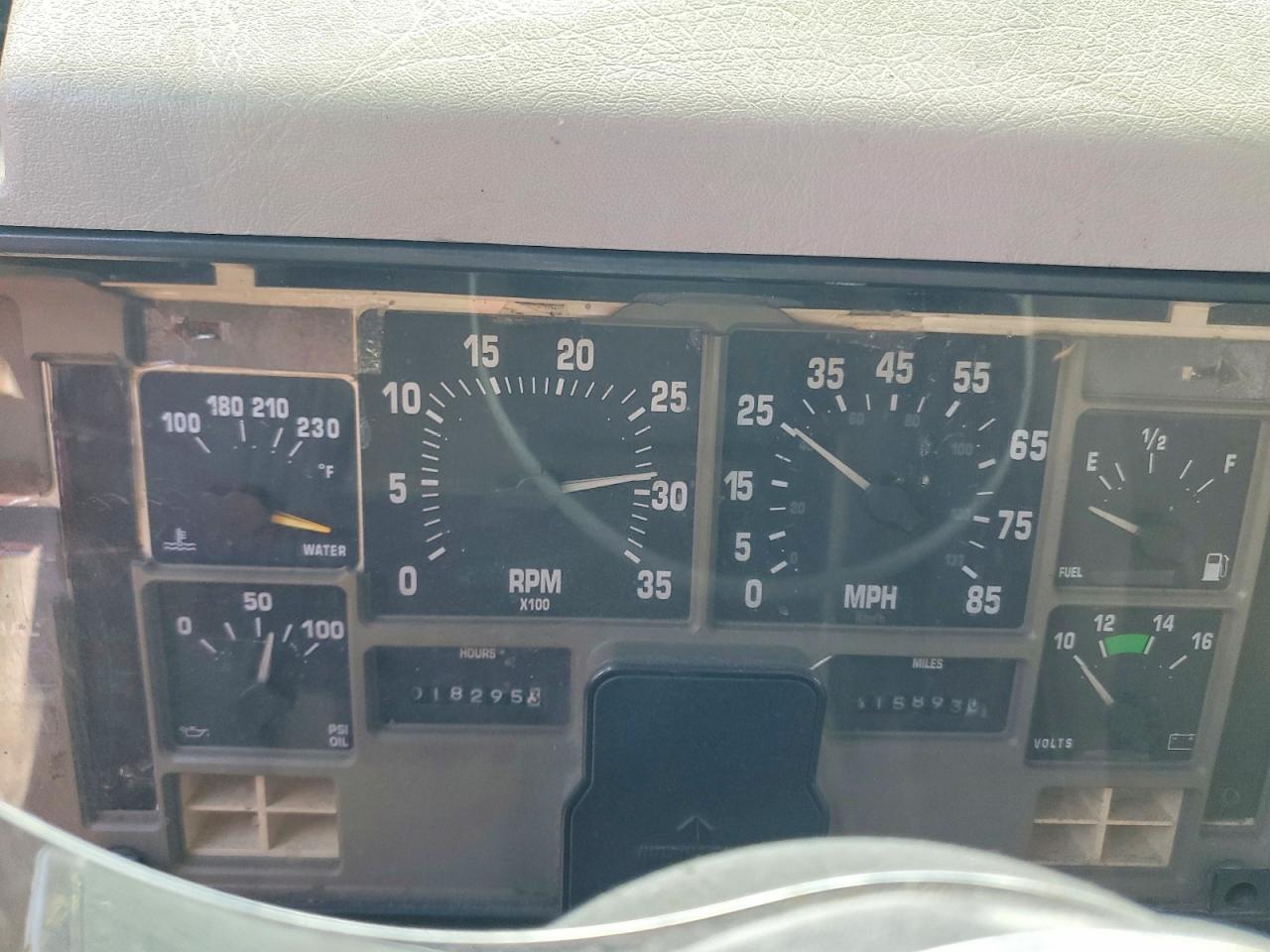 1999 International 4000 serie VIN 1HTSCAAM5XH206758 photo 9