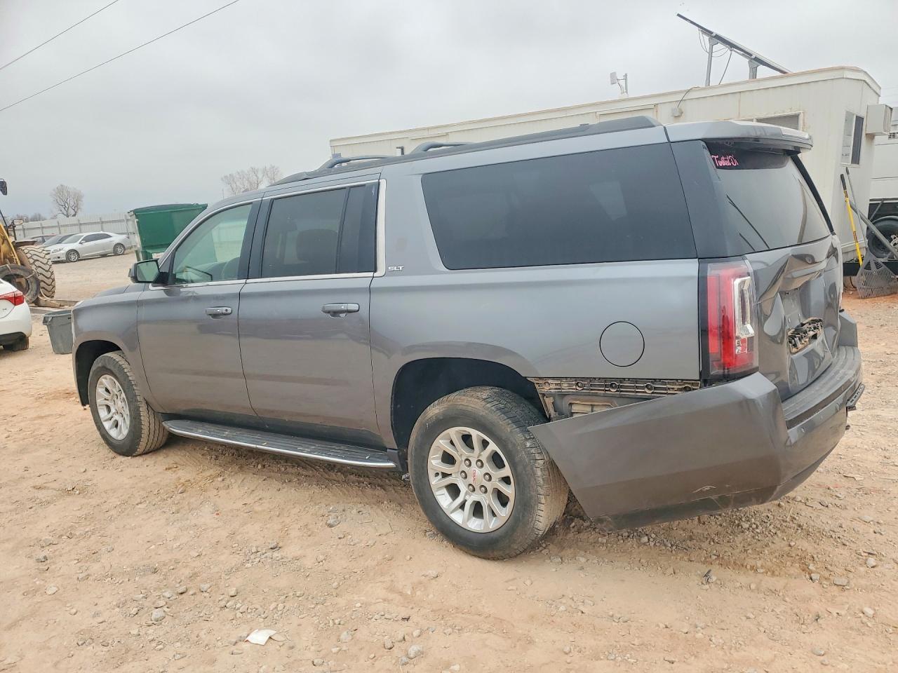 2019 GMC Yukon xl VIN 1GKS2GKC9KR246583 photo 2
