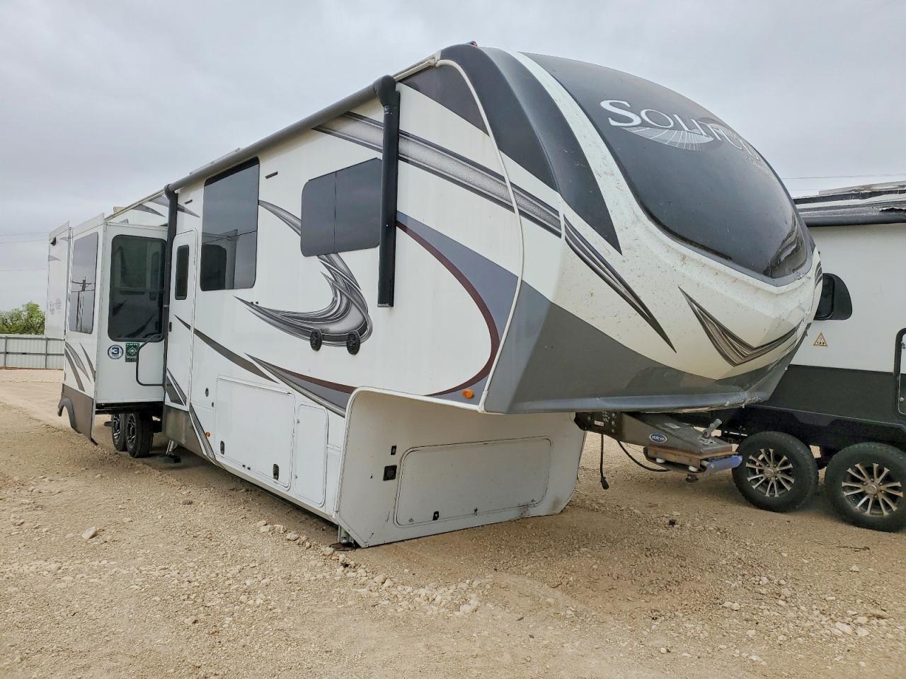 2021 GRAND Recreation VIN 573FS4427MAA05277 photo 1