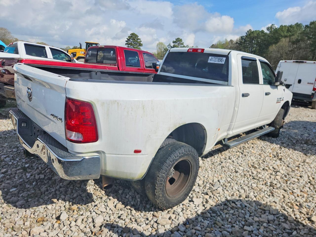 2018 Ram All models VIN 3C63RRGL5JG319180 photo 3