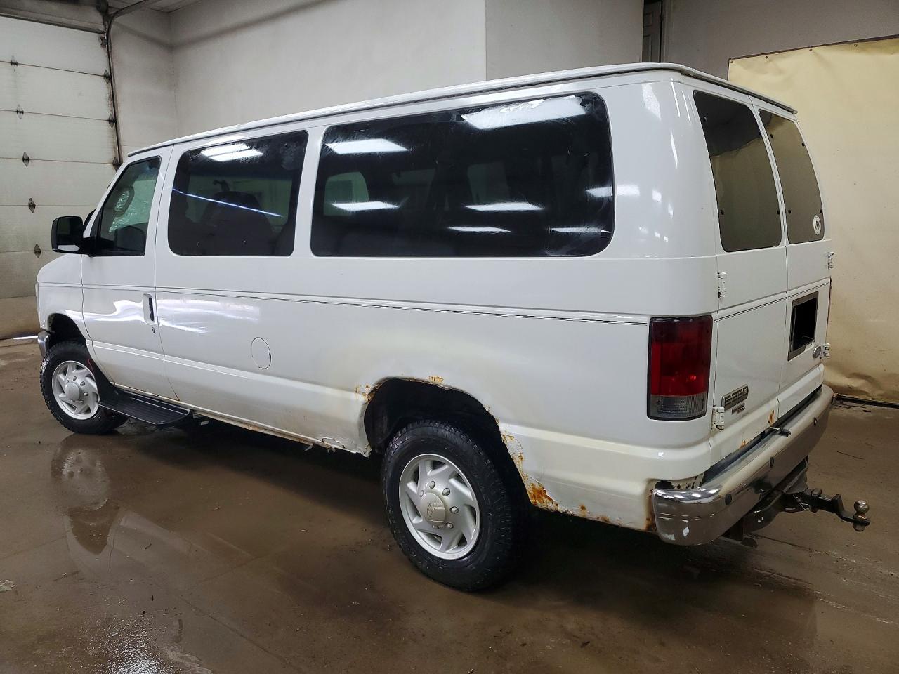 2008 Ford Econoline VIN 1FDNE31L98DA30180 photo 2