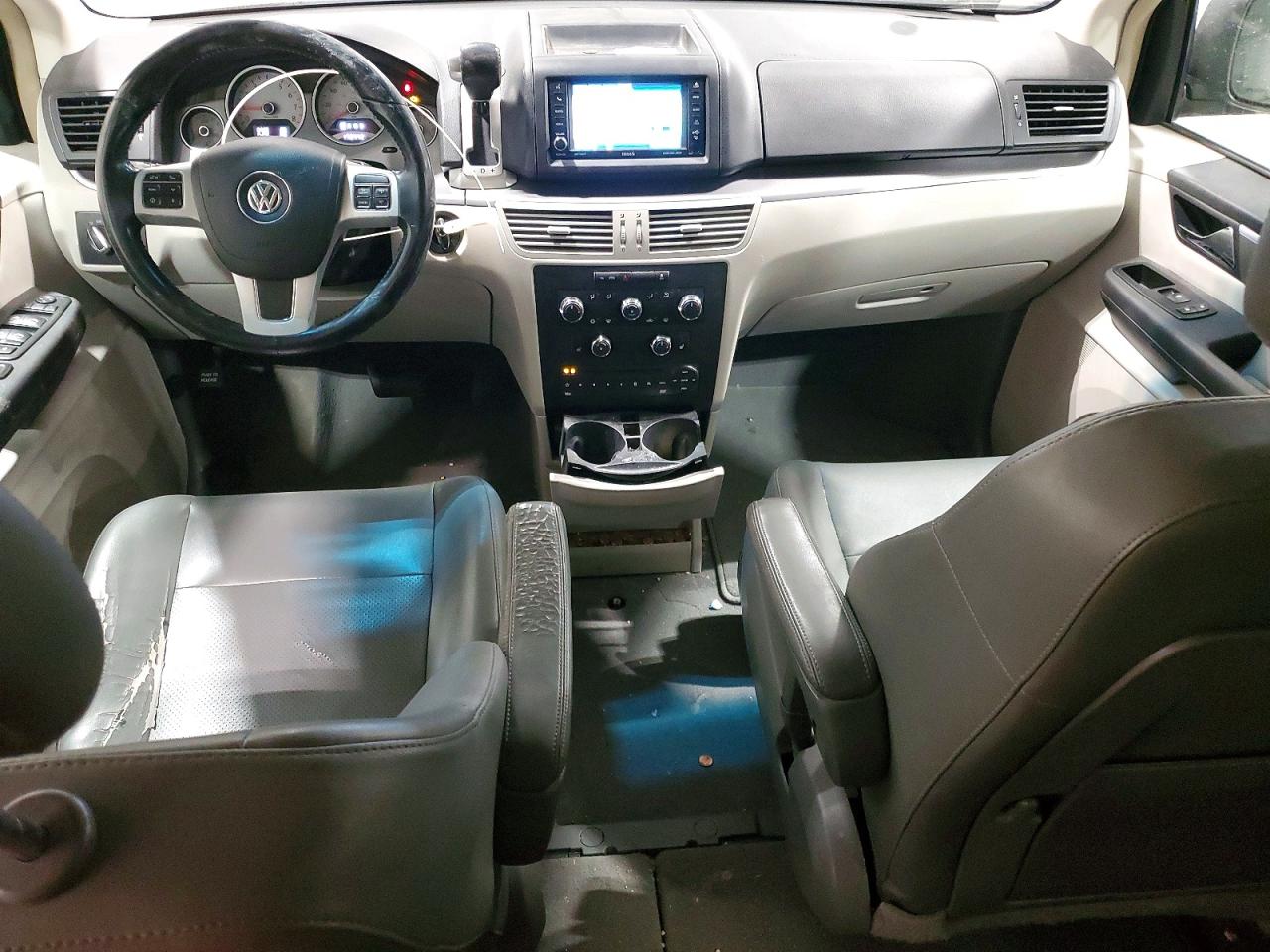 2012 VOLKSWAGEN Routan VIN 2C4RVABG9CR321294 photo 8