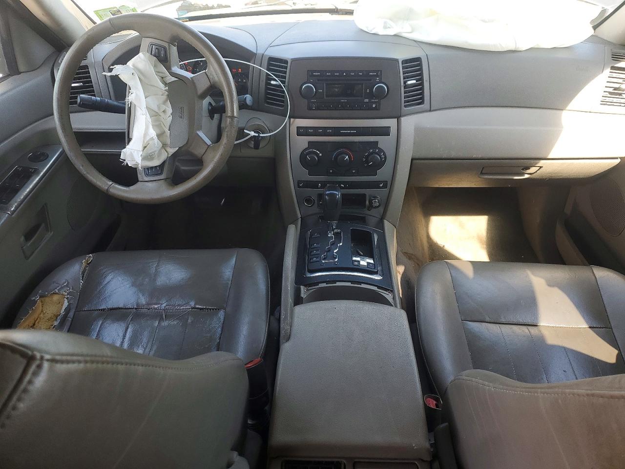 2006 JEEP Cherokee VIN 1J4HR48N46C335926 photo 8