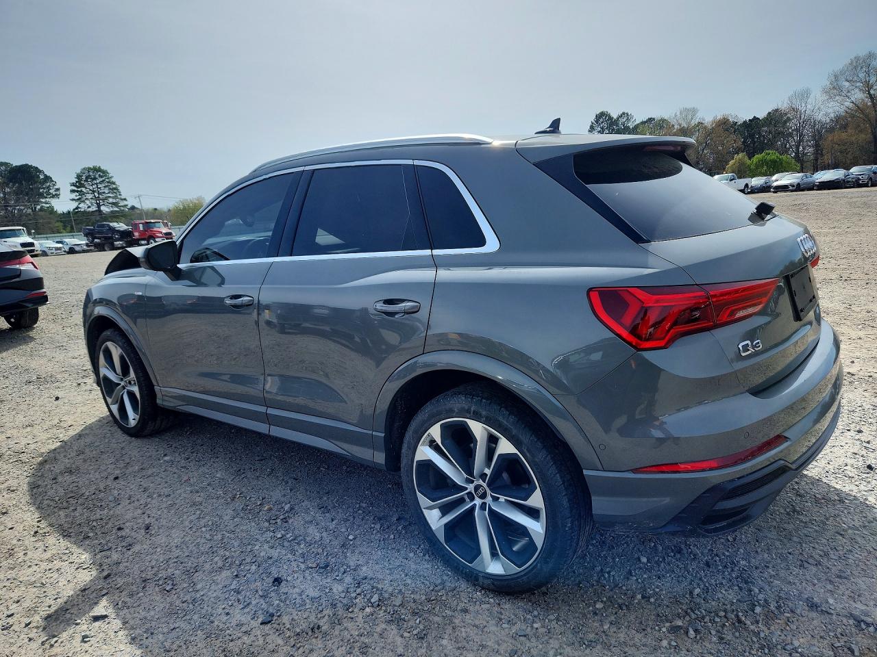 2021 AUDI Q3 VIN WA1EECF32M1088506 photo 2