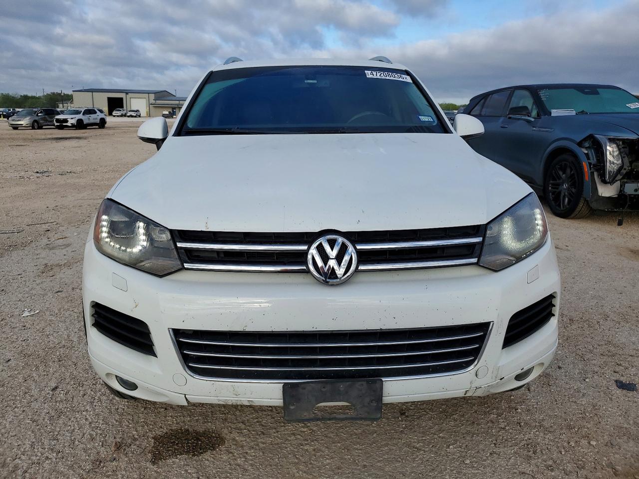 2013 Volkswagen Touareg VIN WVGEF9BP8DD005895 photo 5