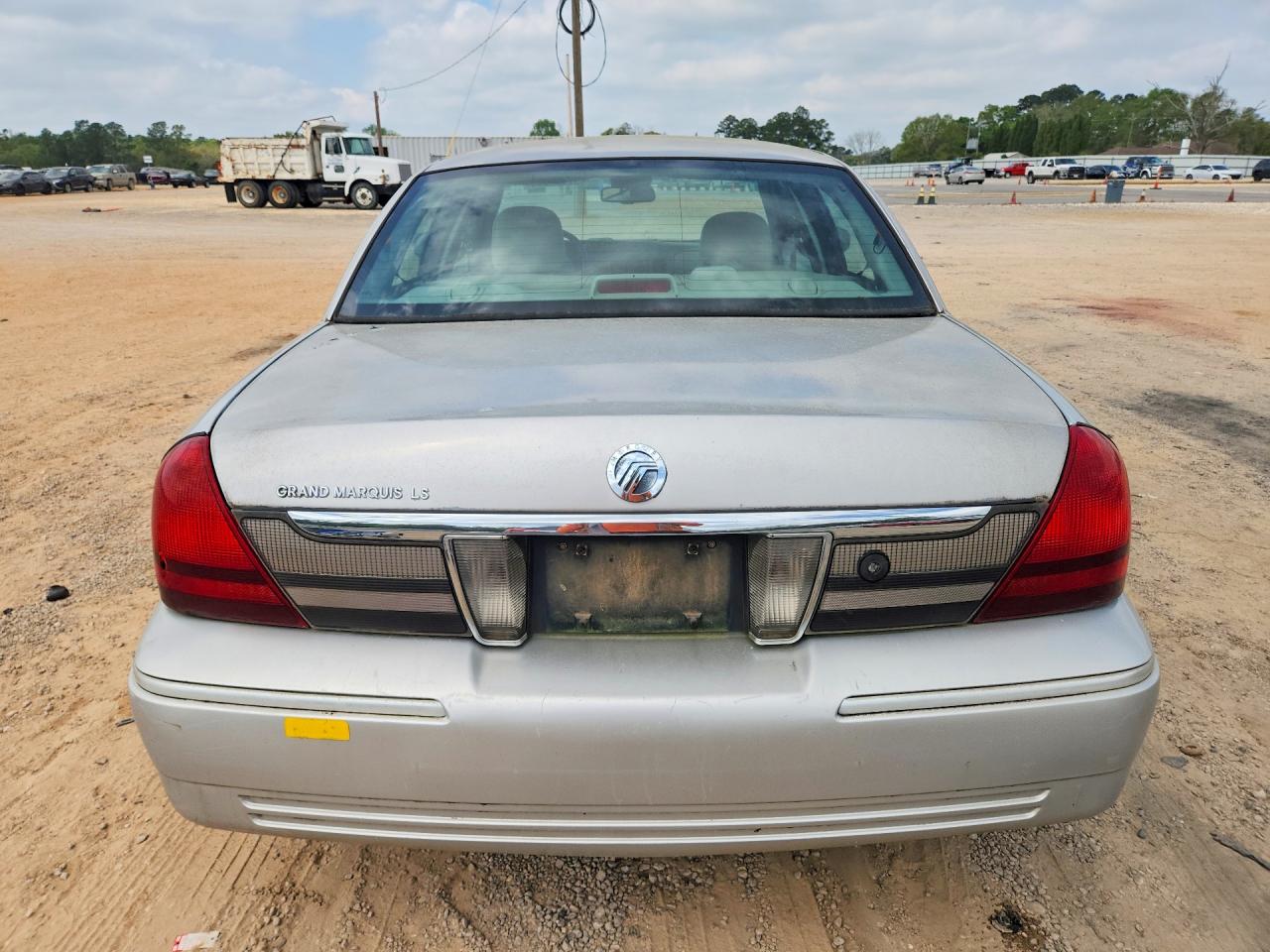 2008 Mercury Grmarquis VIN 2MEFM75V08X612108 photo 6
