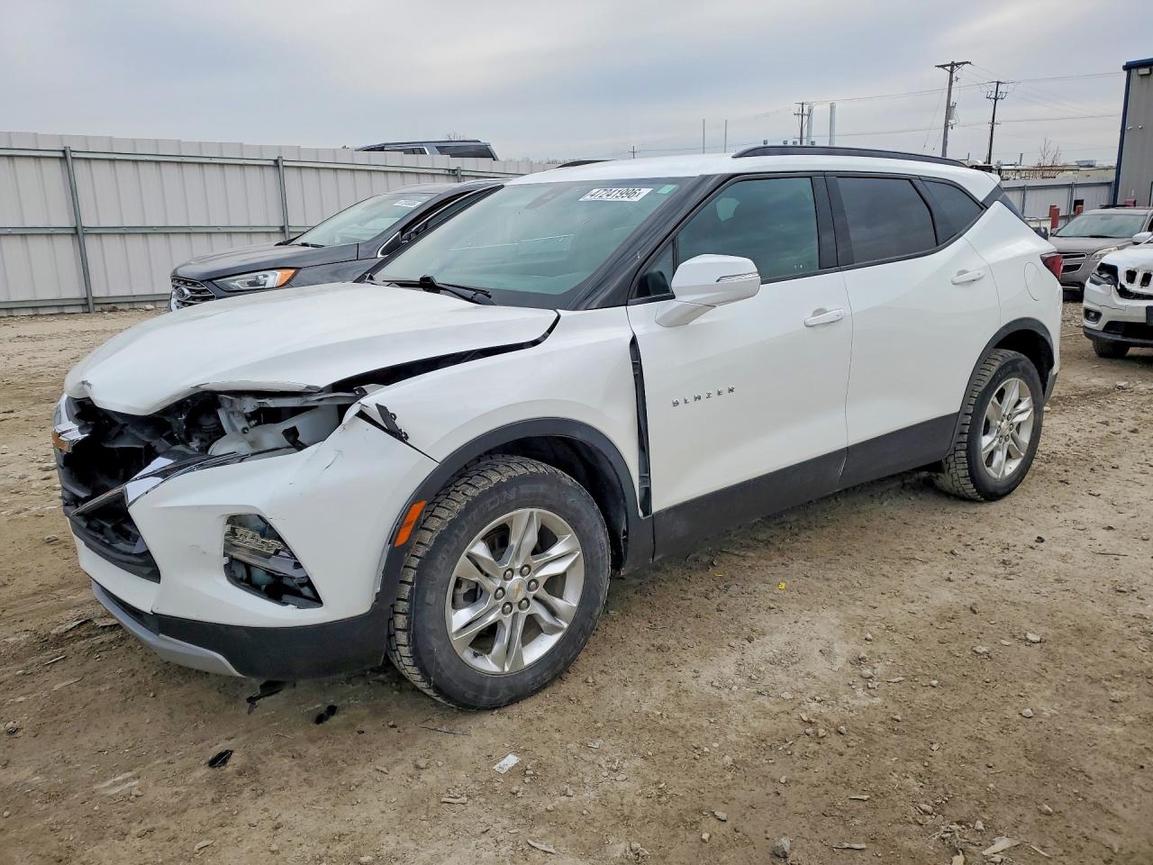 2022 Chevrolet Blazer VIN 3GNKBHR44NS219137 photo 1