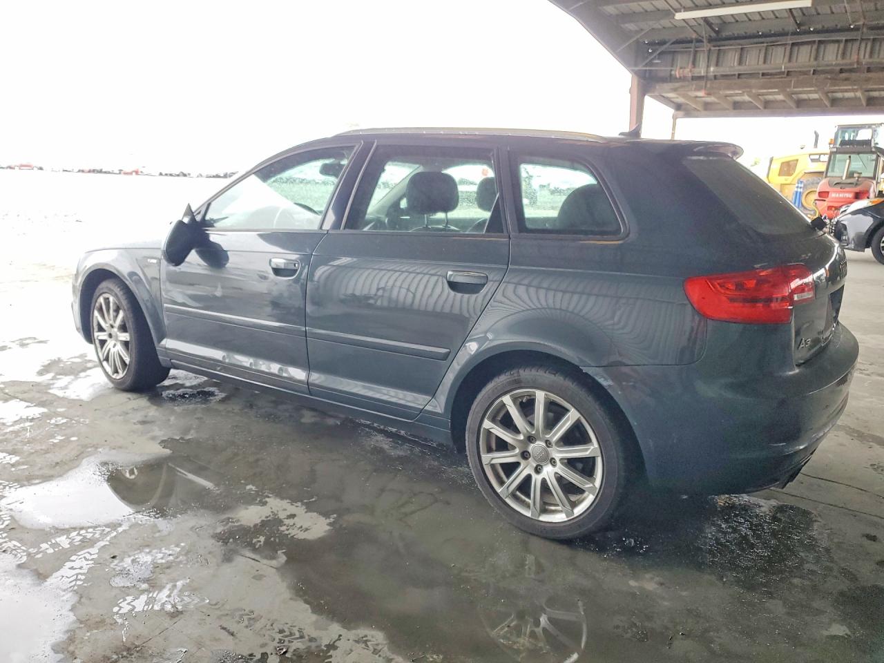 2012 Audi A3 VIN WAUMFAFM6CA000337 photo 2
