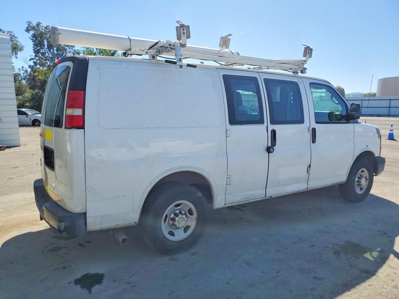 2012 CHEV Express VIN 1GCWGFCB9C1117807 photo 3