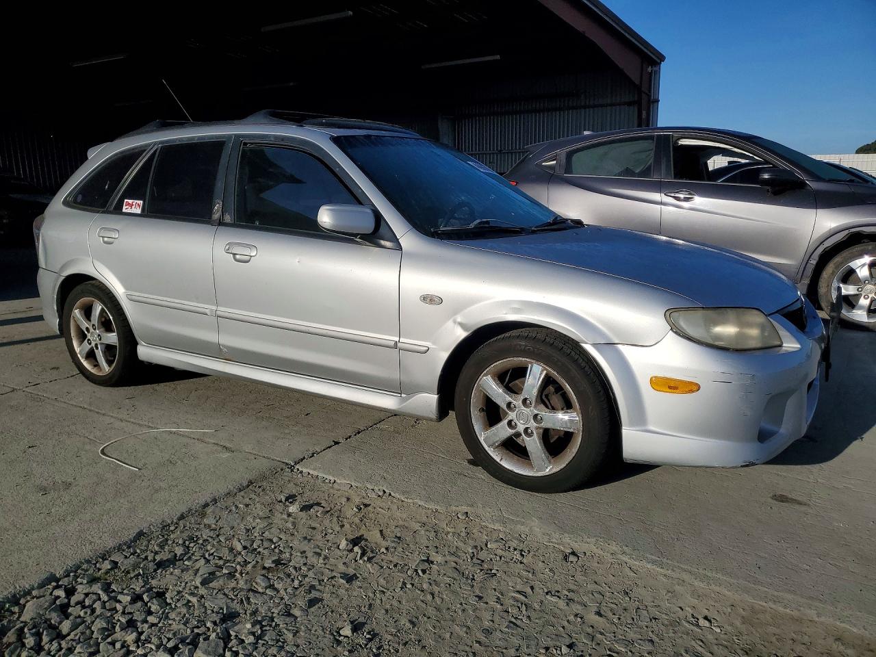 2002 Mazda Protege VIN JM1BJ246321636098 photo 4