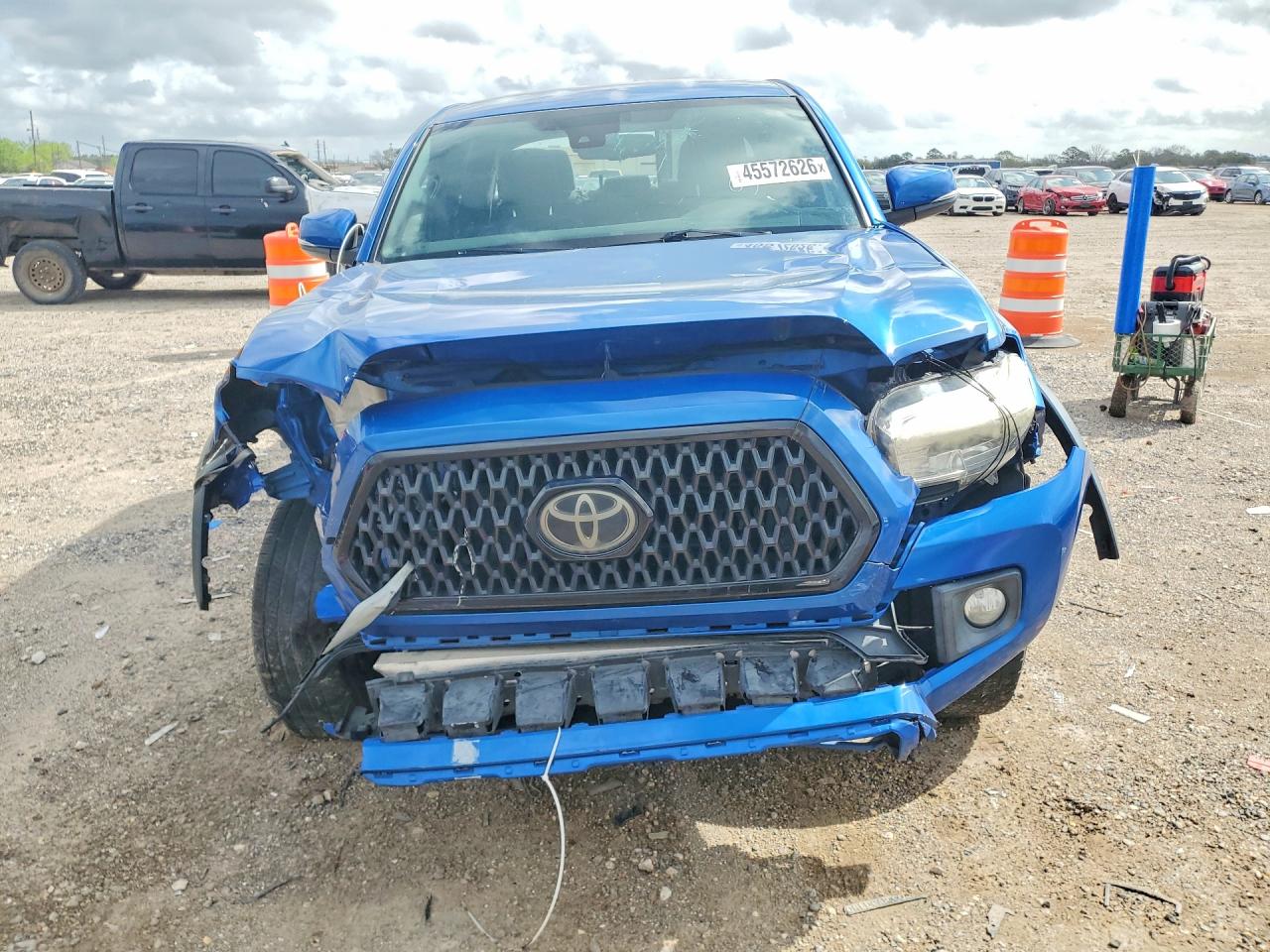 2018 Toyota Tacoma VIN 3TMCZ5AN9JM161150 photo 5