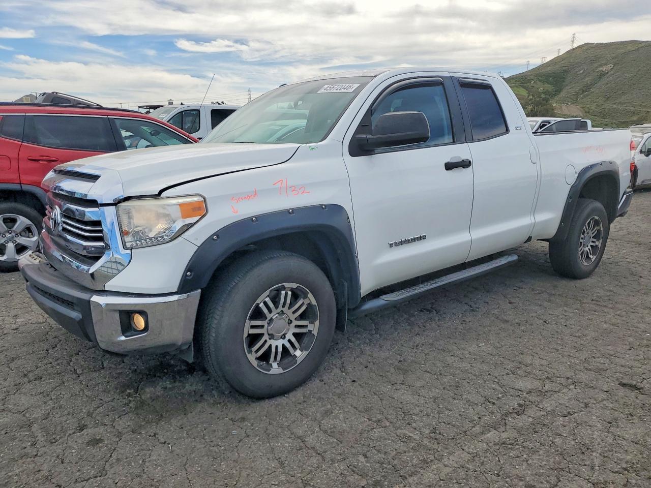 2017 Toyota Tundra VIN 5TFRM5F16HX118596 photo 1