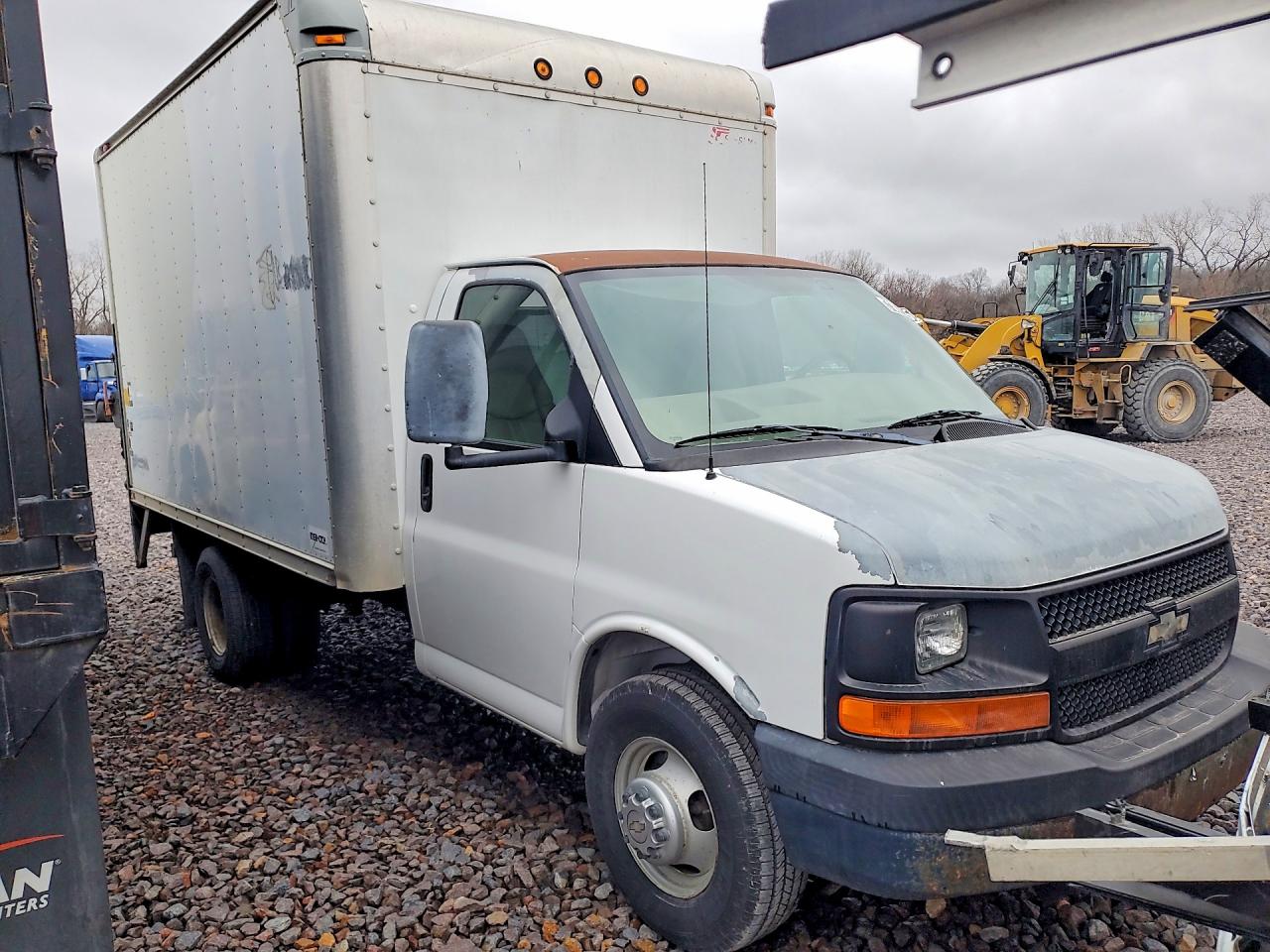2007 CHEVROLET Express VIN 1GBJG31U871209949 photo 4