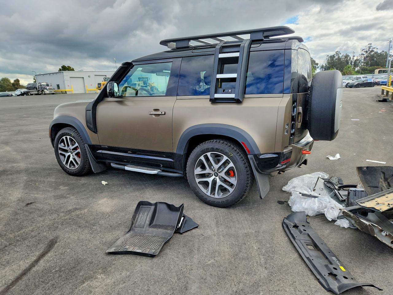 2021 LANDAU Defender VIN SALEX6RU0M2053617 photo 2