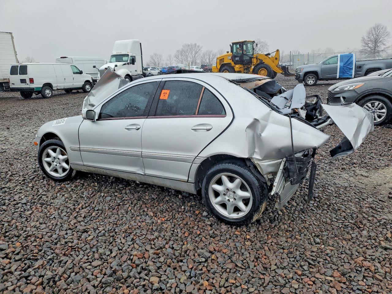 2004 Mercedes-Benz C class VIN WDBRF81J34F521338 photo 2
