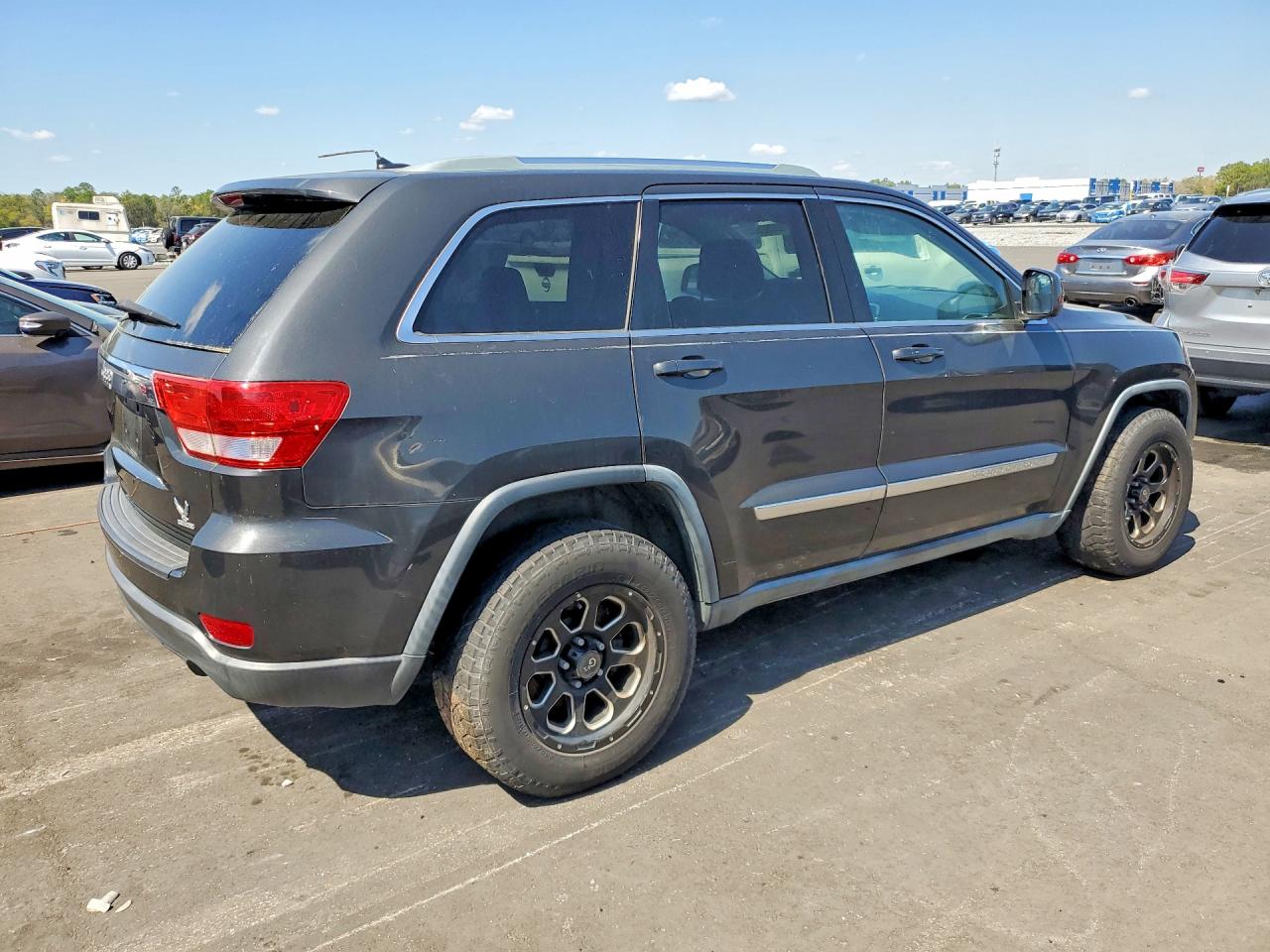 2011 Jeep Cherokee VIN 1J4RS4GG2BC573408 photo 3