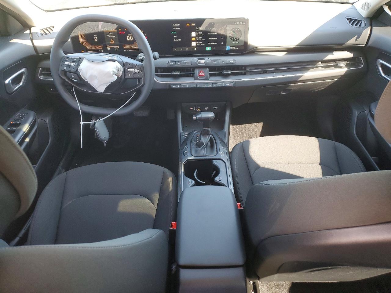 2026 Kia All other VIN 3KPFT4DE3TE266574 photo 8