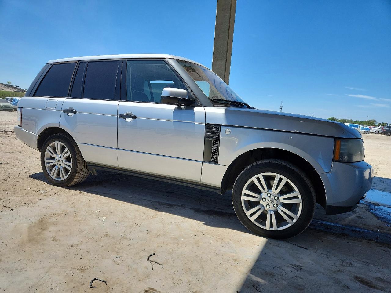 2011 Land Rangerover VIN SALMF1D44BA334556 photo 4