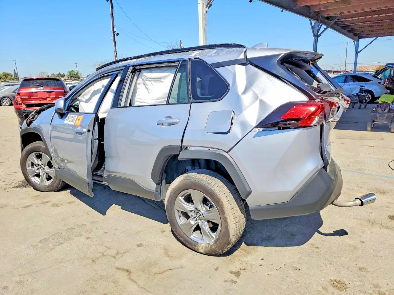 2024 Toyota Rav4 VIN 2T3W1RFV9RC281711 photo 2