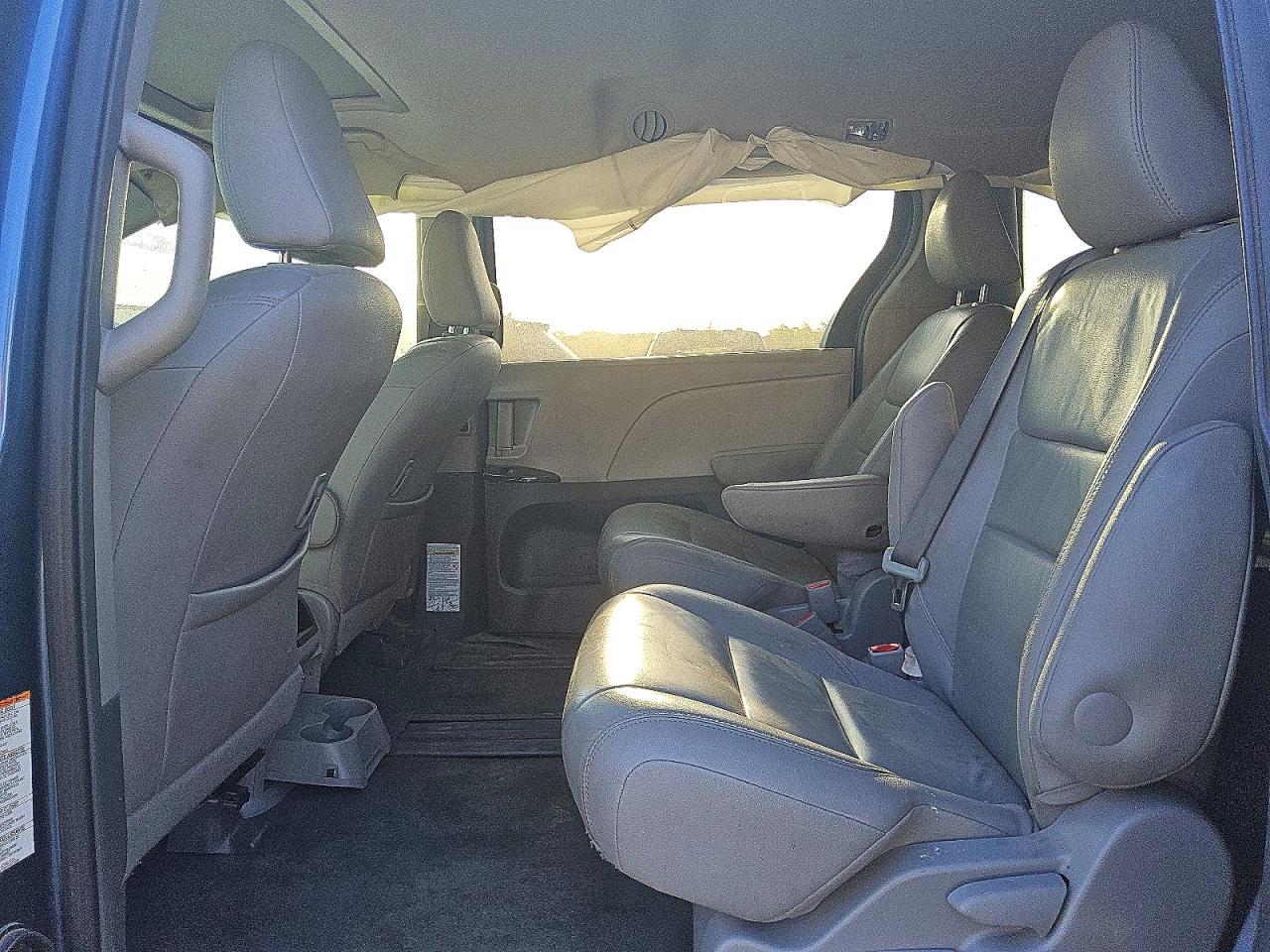 2016 Toyota All models VIN 5TDYK3DCXGS712896 photo 11