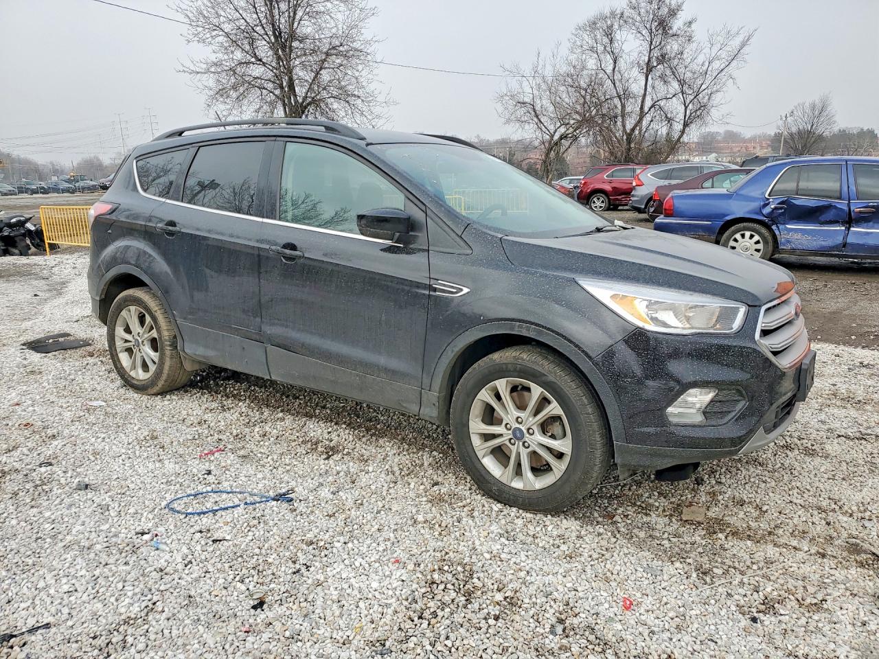 2018 Ford Escape VIN 1FMCU9GD9JUA28772 photo 4