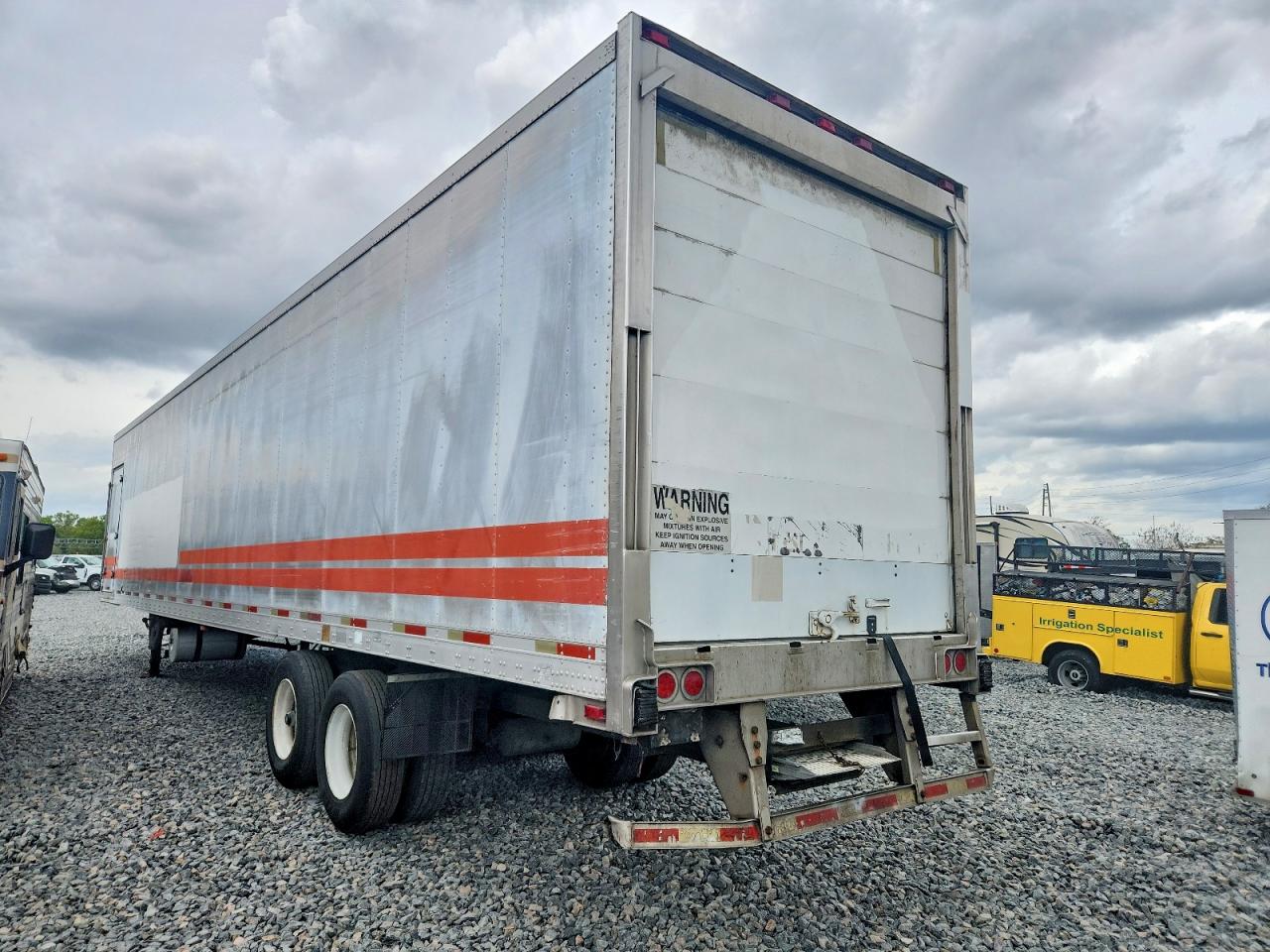 2005 UTILITY All models VIN 1UYVS24895U407716 photo 3
