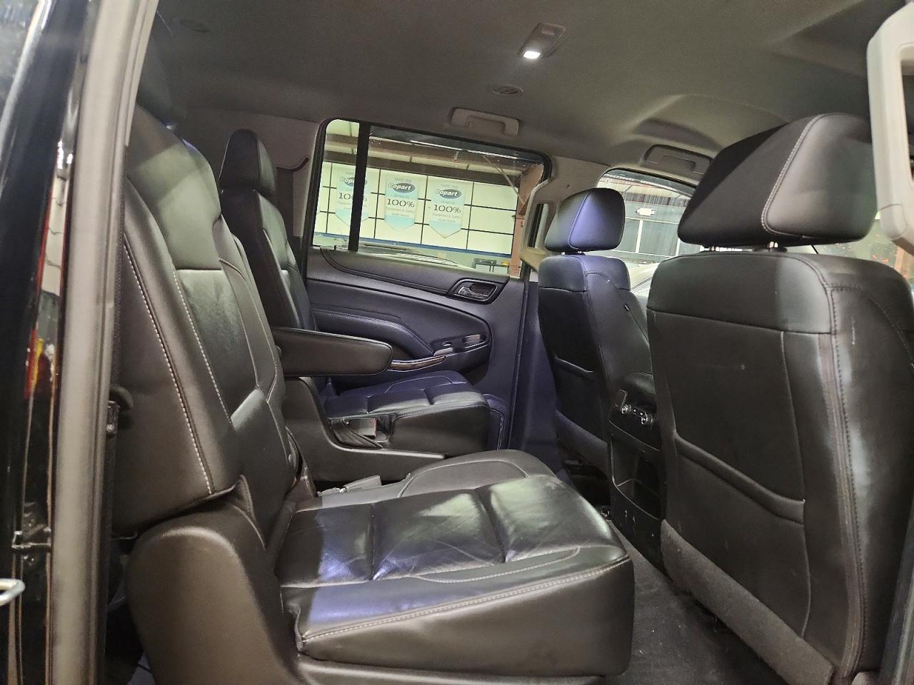 2020 Chevrolet Suburban VIN 1GNSKHKC8LR175631 photo 11
