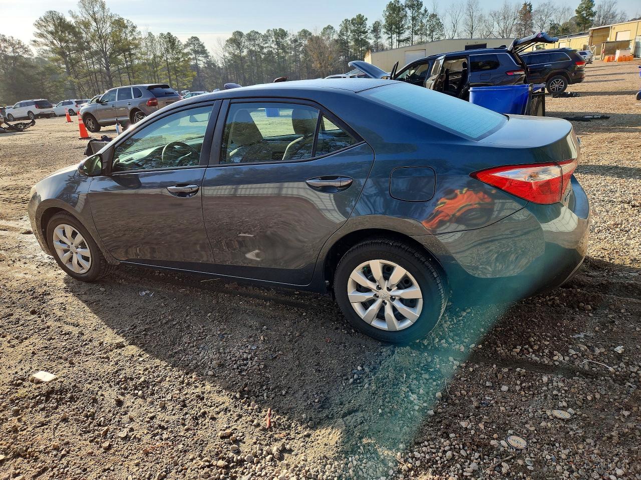 2016 Toyota Corolla VIN 5YFBURHE6GP540437 photo 2