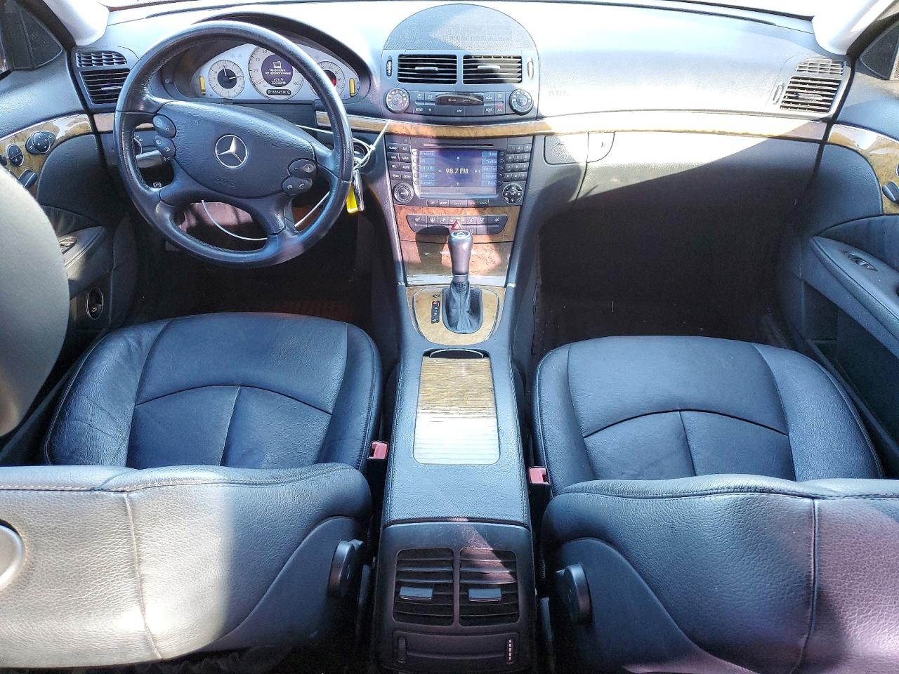 2007 Mercedes-Benz E-class VIN WDBUF56X17A998972 photo 8