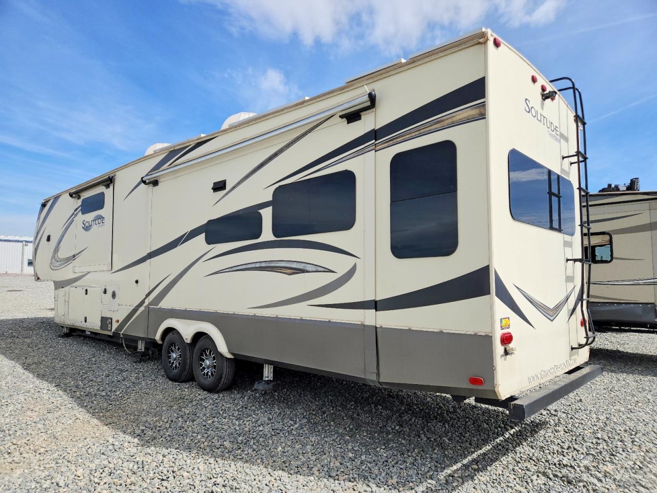 2019 GRAND Solitude VIN 573FS4326K9900627 photo 3