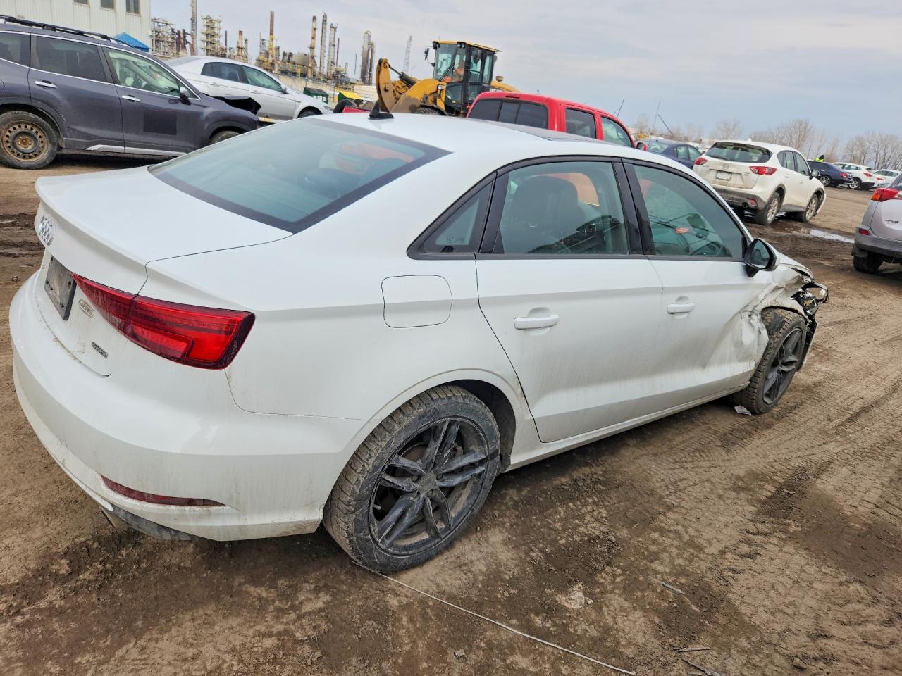 2019 Audi A3 VIN WAUBEGFF1KA083186 photo 3