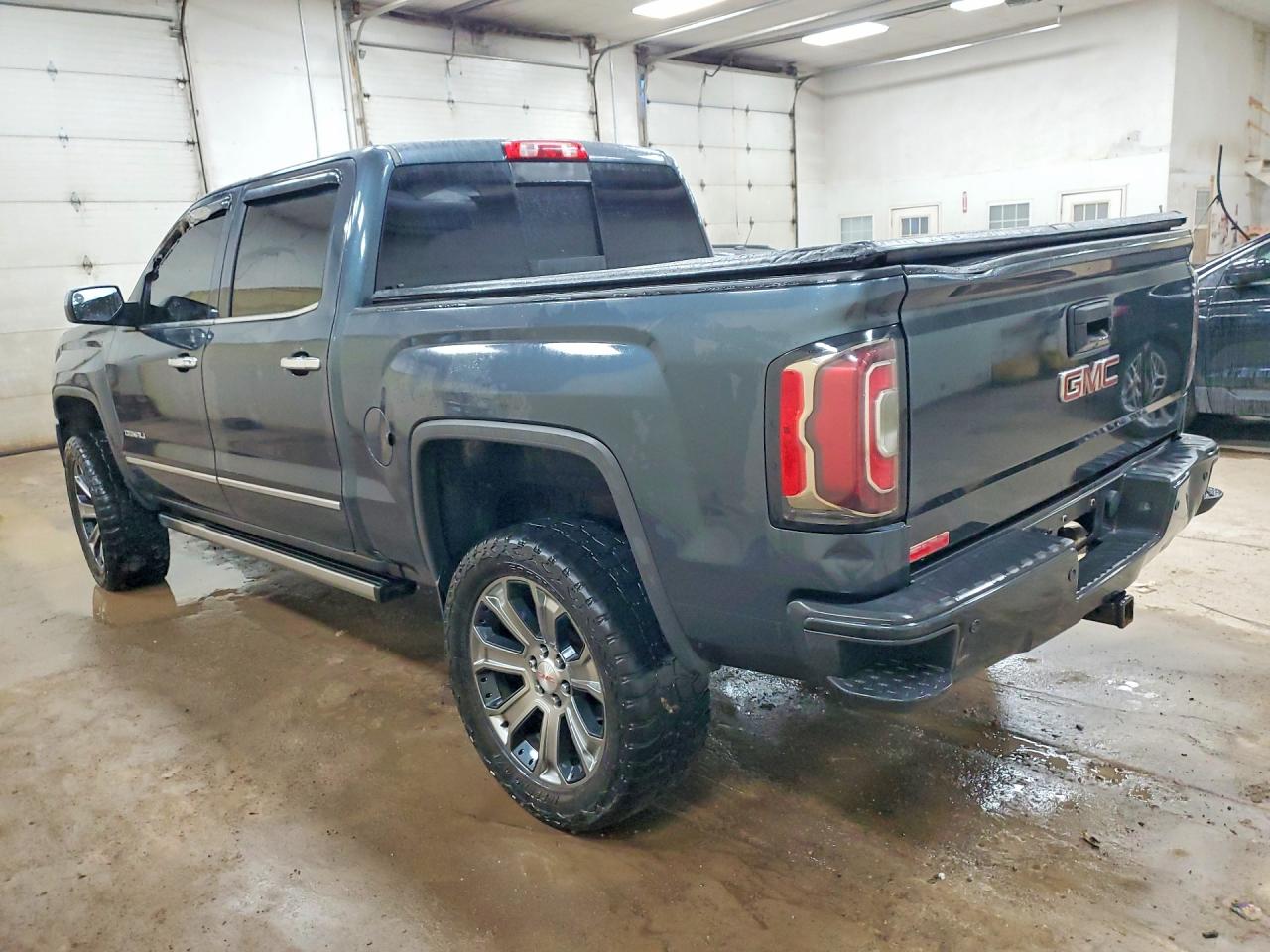 2018 GMC All models VIN 3GTU2PEJ5JG319008 photo 2