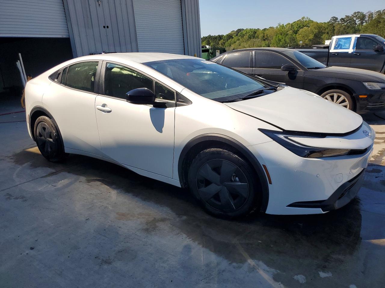 2026 Toyota Prius VIN JTDACAAU5T3075069 photo 4
