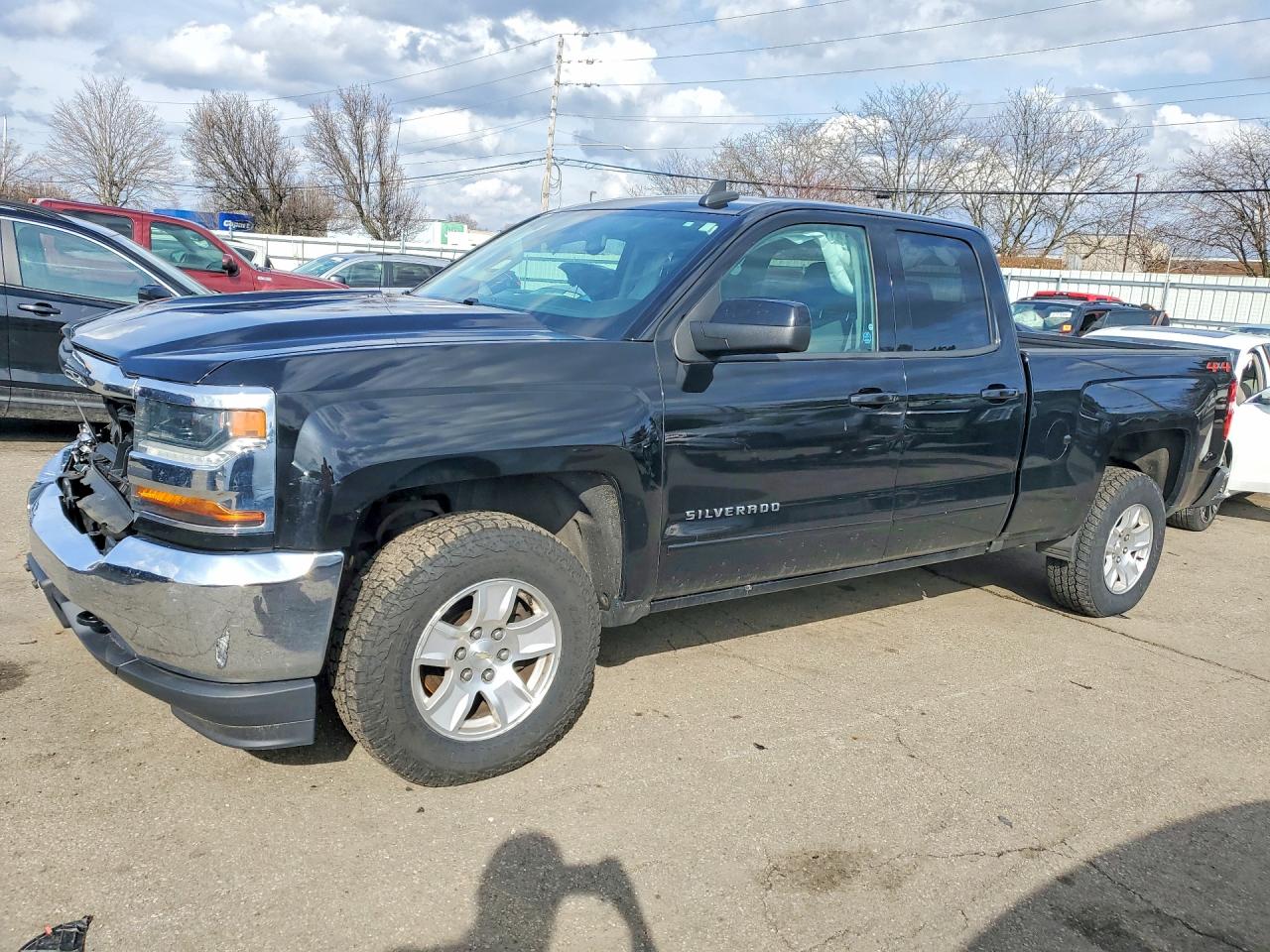 2018 Chev Silverado VIN 1GCVKREC8JZ169901 photo 1