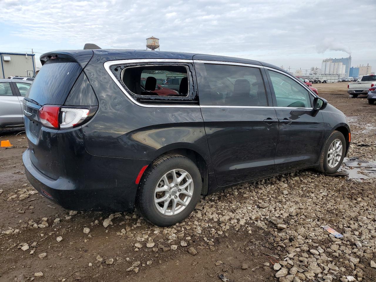 2022 Chrysler Minivan VIN 2C4RC1CG2NR226907 photo 3