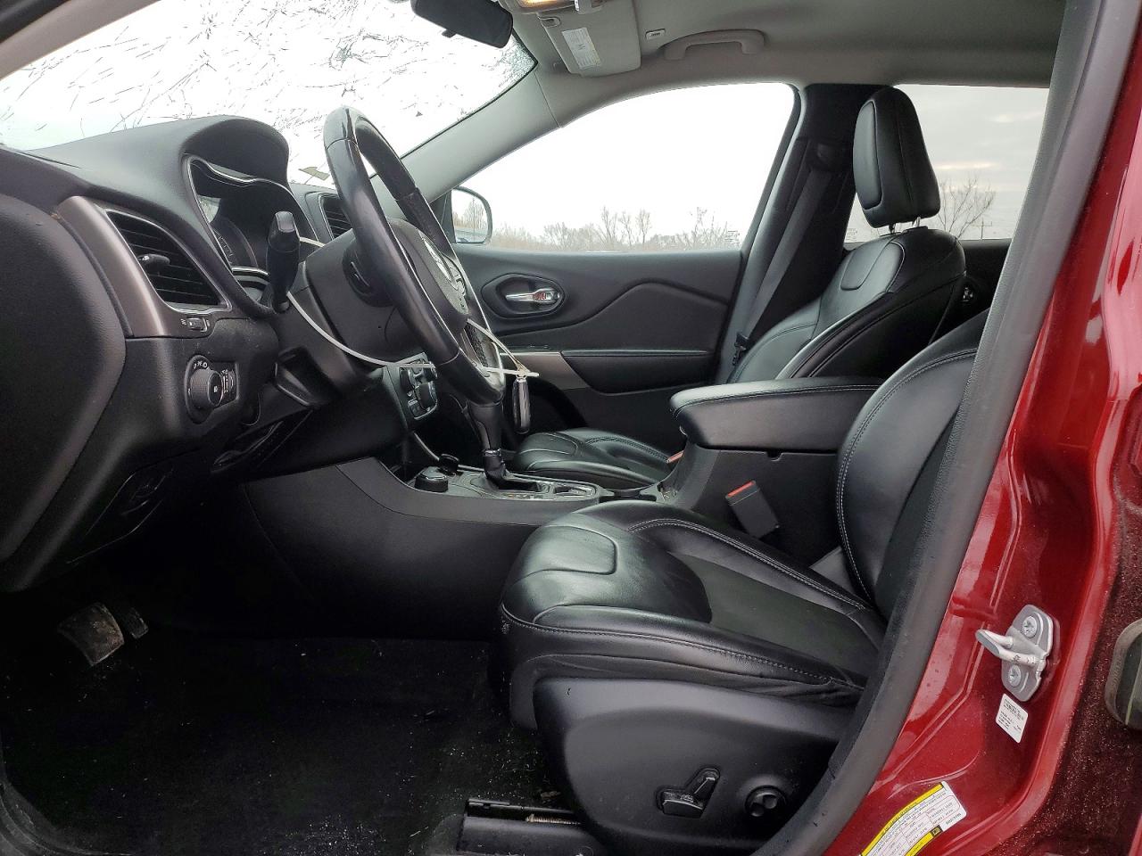 2019 Jeep Cherokee VIN 1C4PJMLB8KD323496 photo 7