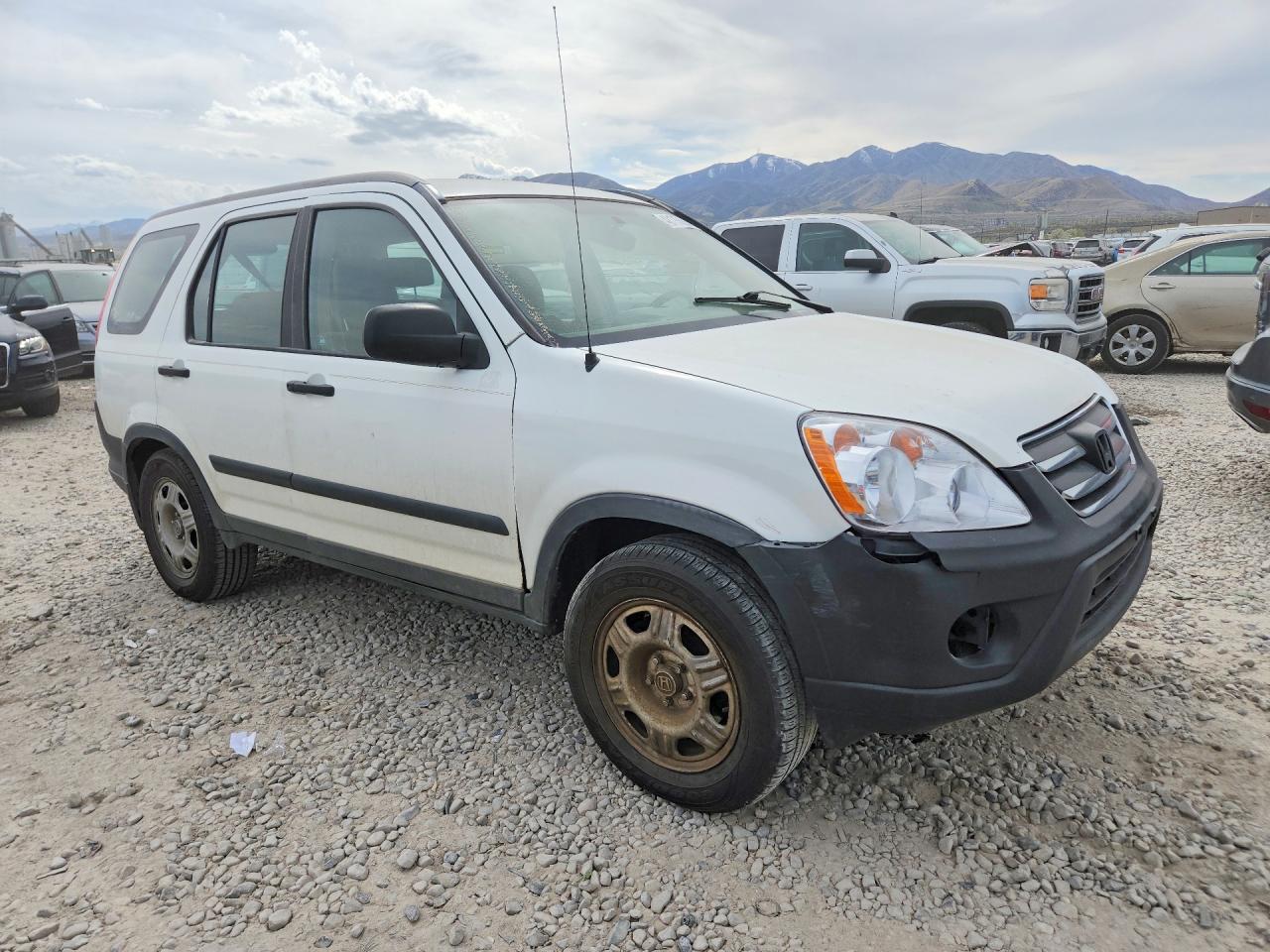 2005 Honda Crv VIN JHLRD68505C016738 photo 4