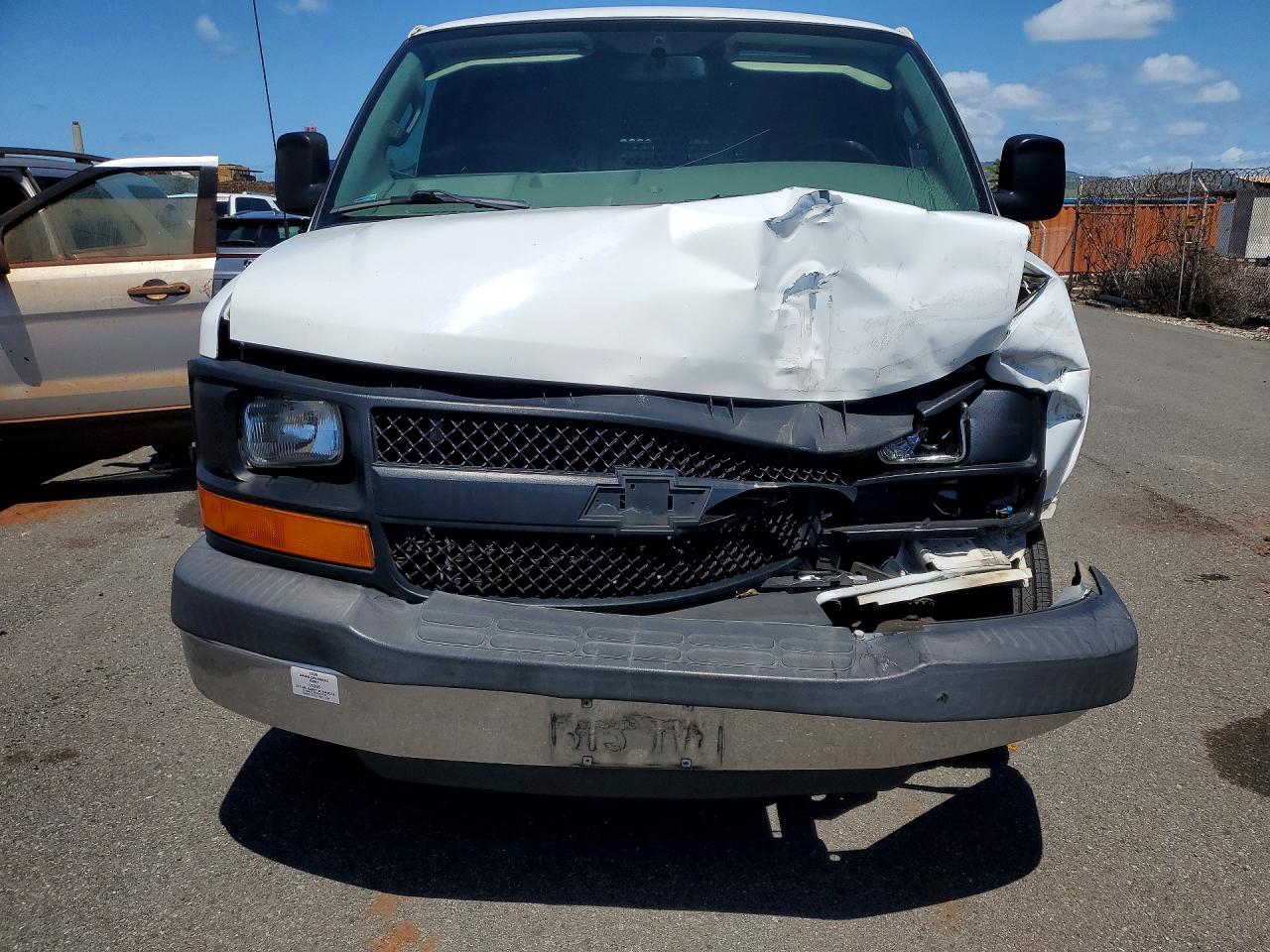 2016 Chevrolet Express VIN 1GCWGAFF0G1338154 photo 5