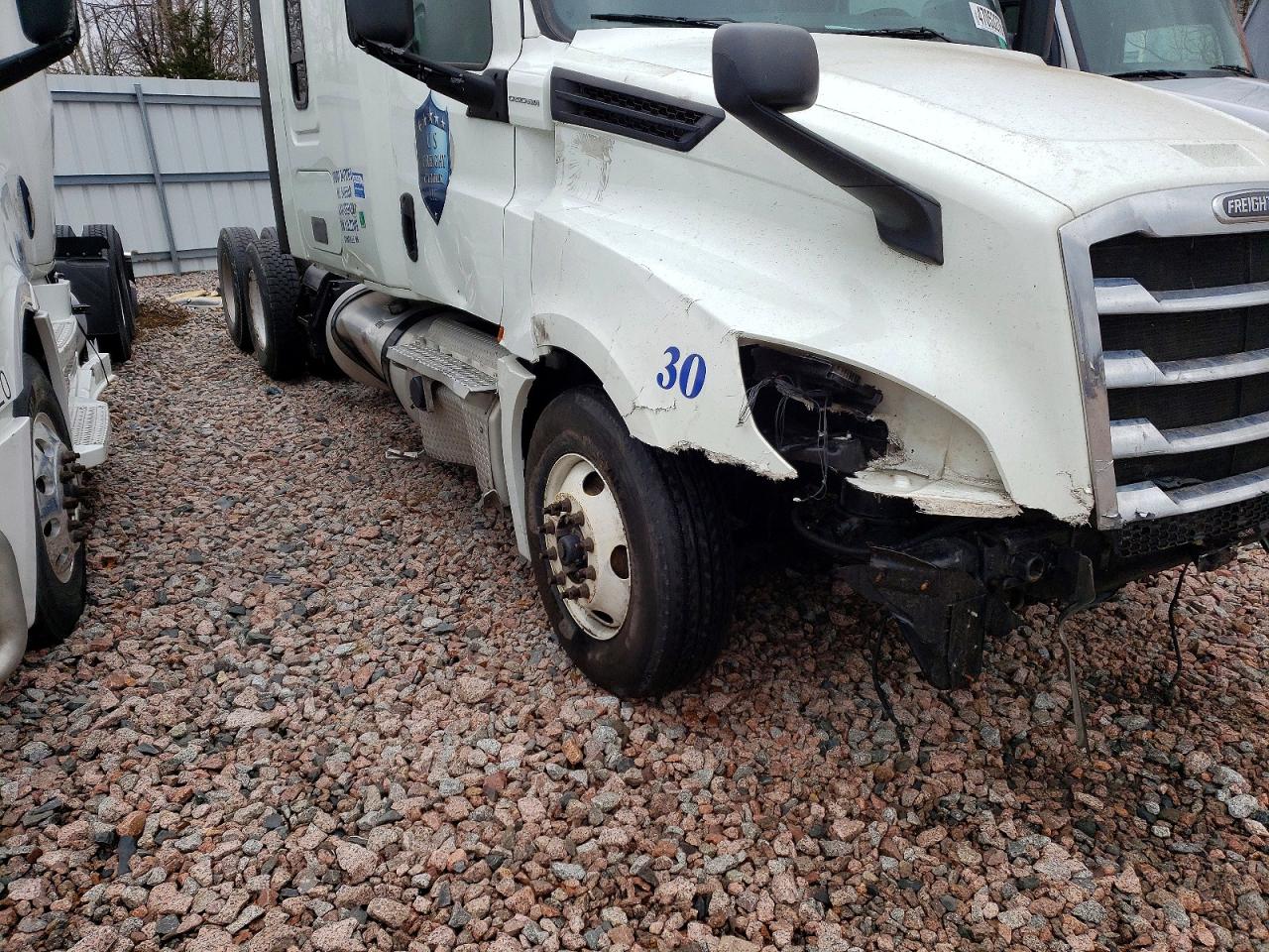 2020 FREIGHTLINER All other VIN 3AKJHHDR0LSLZ2109 photo 9