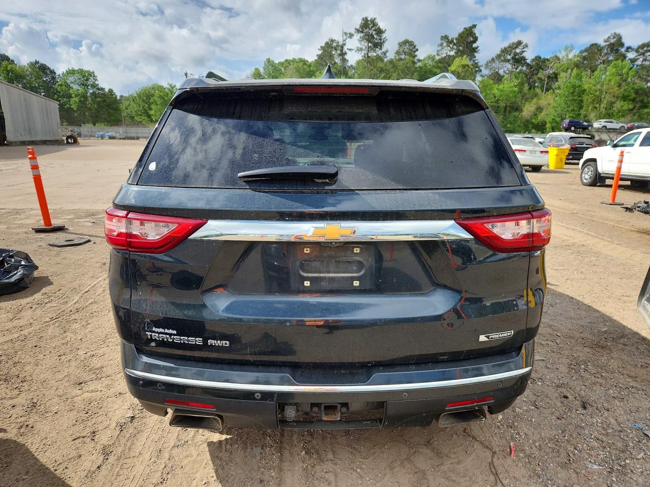 2018 Chev Traverse VIN 1GNEVJKW2JJ245481 photo 6