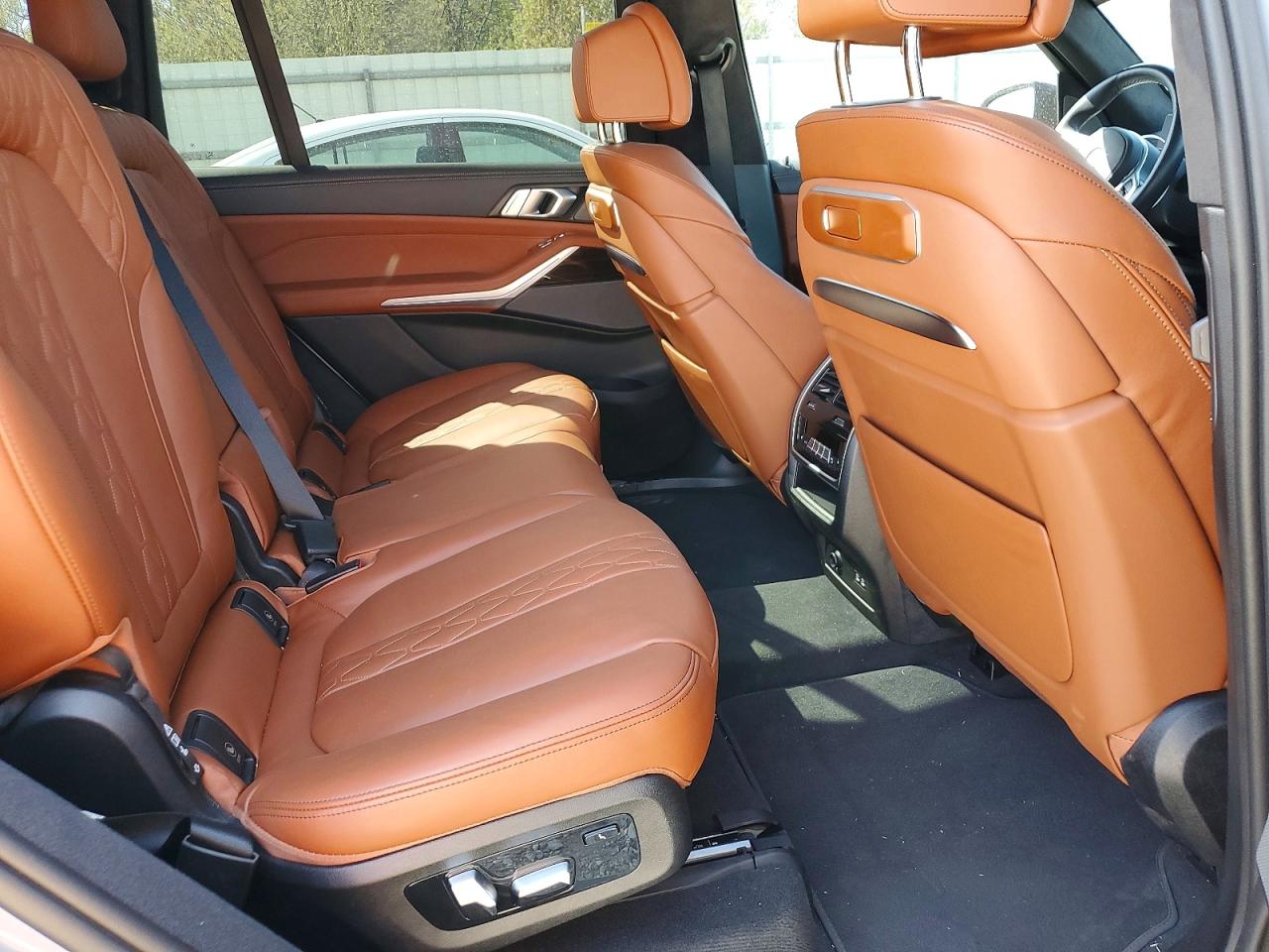 2025 BMW X7 VIN 5UX23EM09S9W48666 photo 11