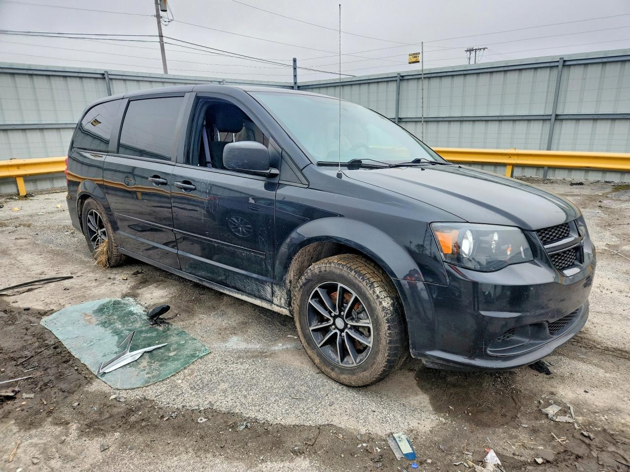 2015 DODGE Caravan VIN 2C4RDGBG0FR668930 photo 4