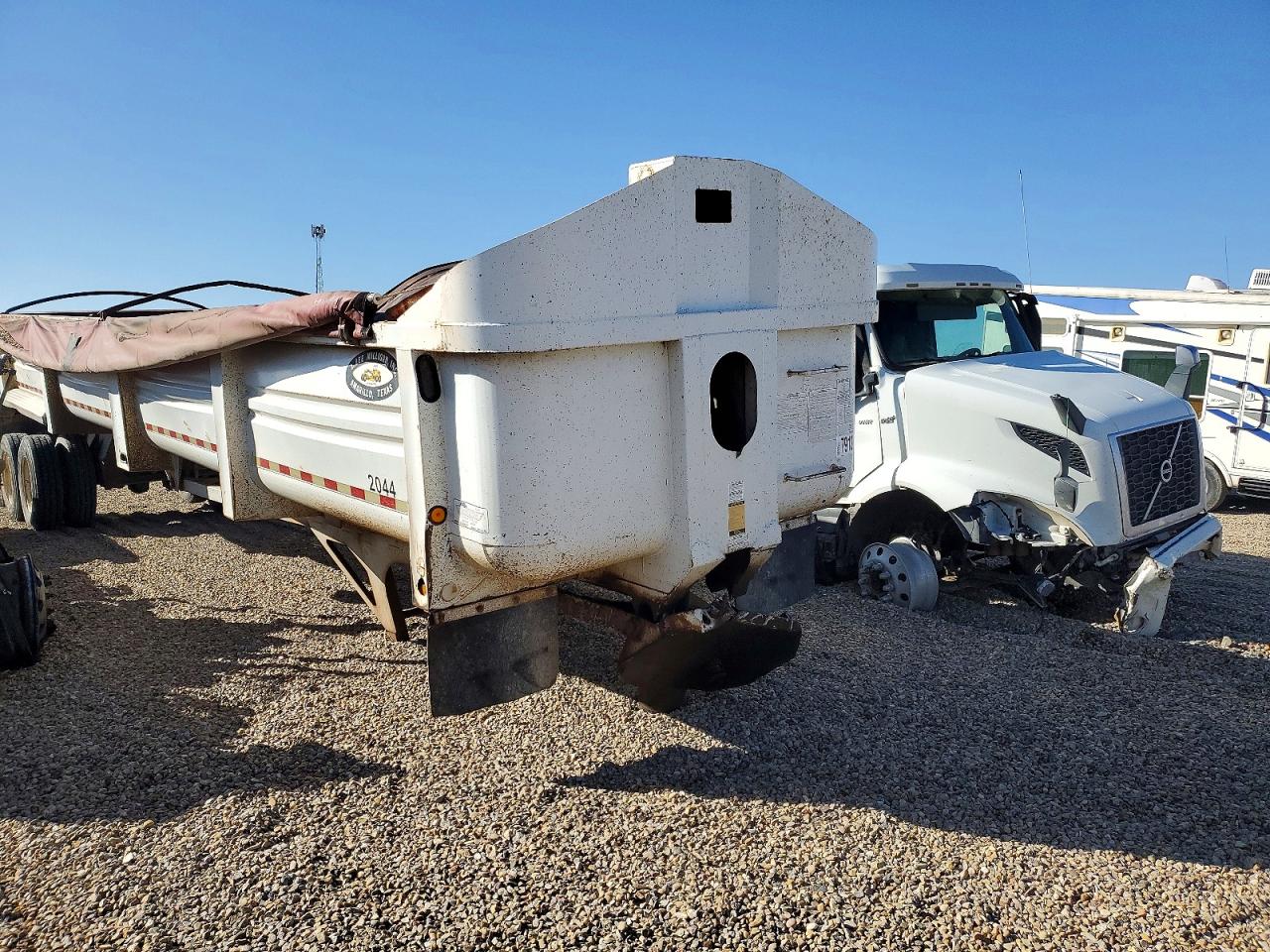 2013 Dump VIN 5C2BB38B2DM008370 photo 1