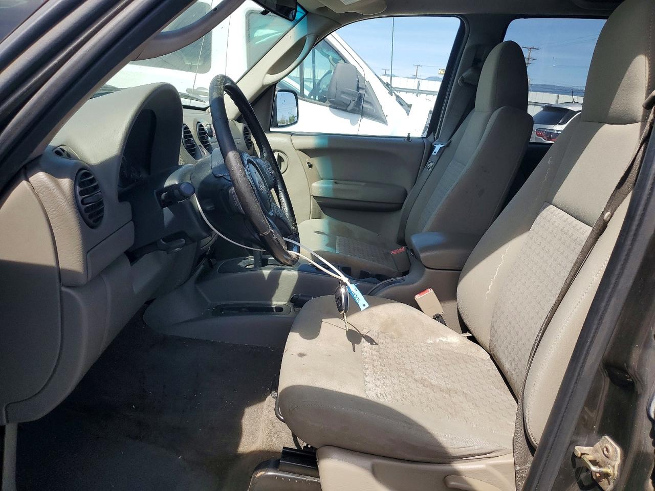2006 Jeep Liberty VIN 1J4GK48K16W170843 photo 7