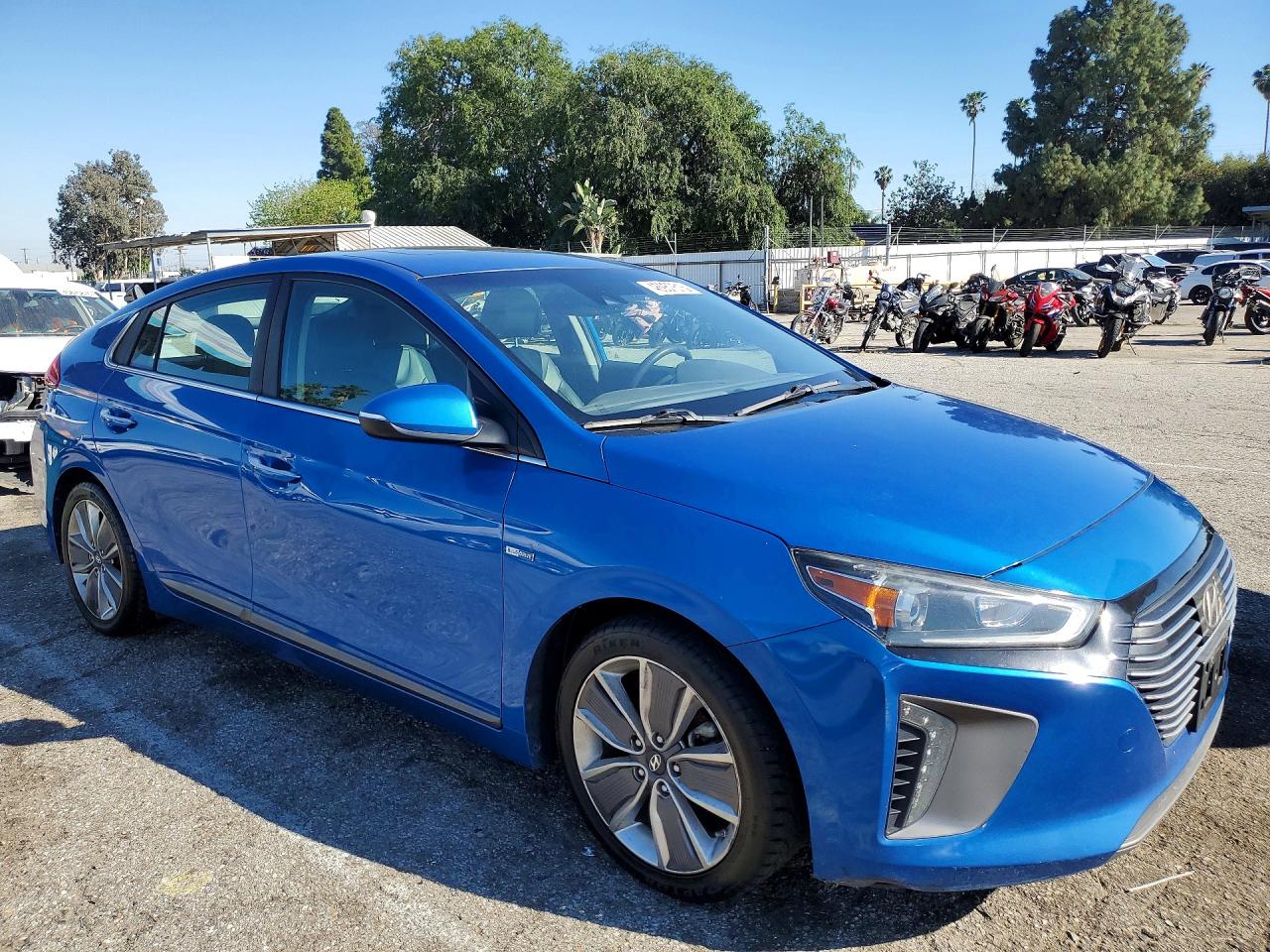 2017 Ioniq VIN KMHC05LC3HU030268 photo 4