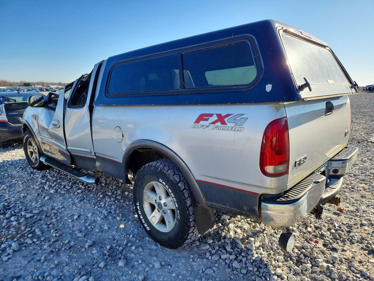 2003 Ford F150 VIN 2FTRX18L13CA34128 photo 2