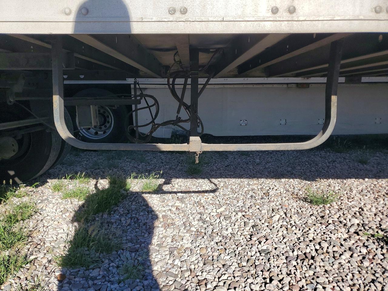 2002 UTILITY All models VIN 1UYVS25332U730920 photo 7
