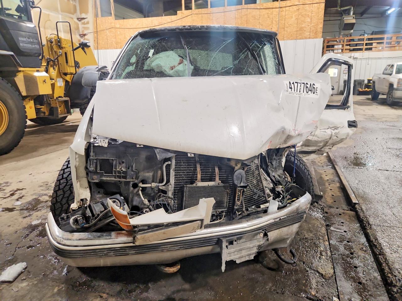 1999 GMC Yukon VIN 1GKEK13R9XJ725251 photo 5